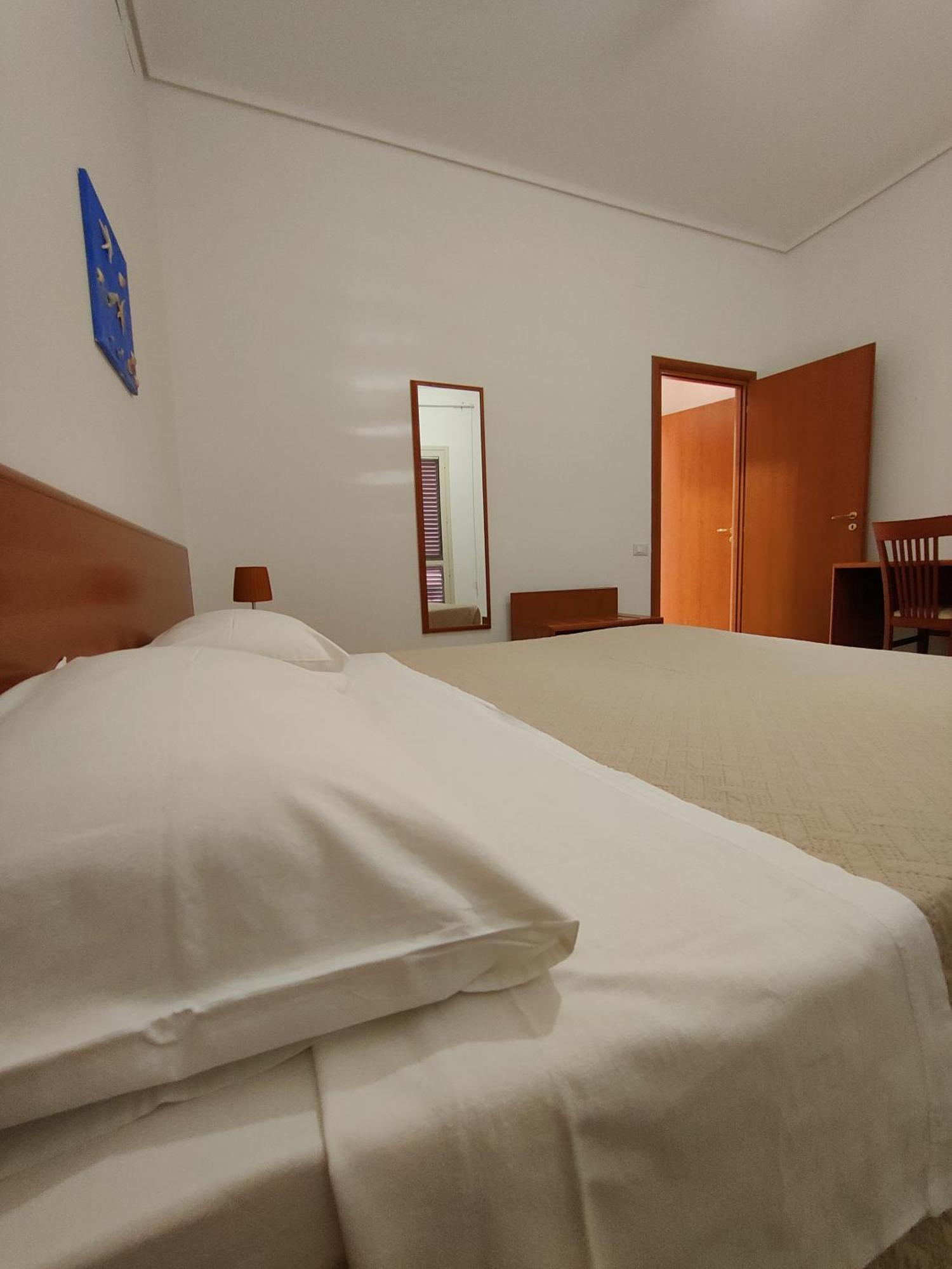 Appartamenti In Villa Polimnia Fontane Bianche Zimmer foto